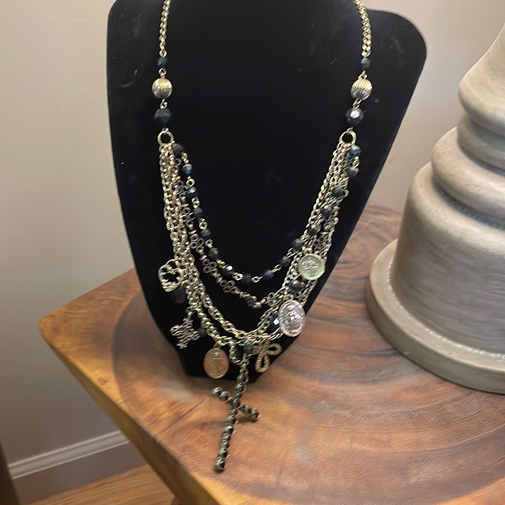Multi strand fashion necklace